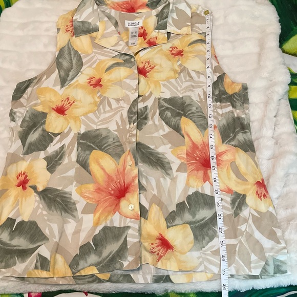 LizGolf Liz Claiborne XL 100% Silk Floral White Green Button Down Sleeveless Top - Picture 5 of 7
